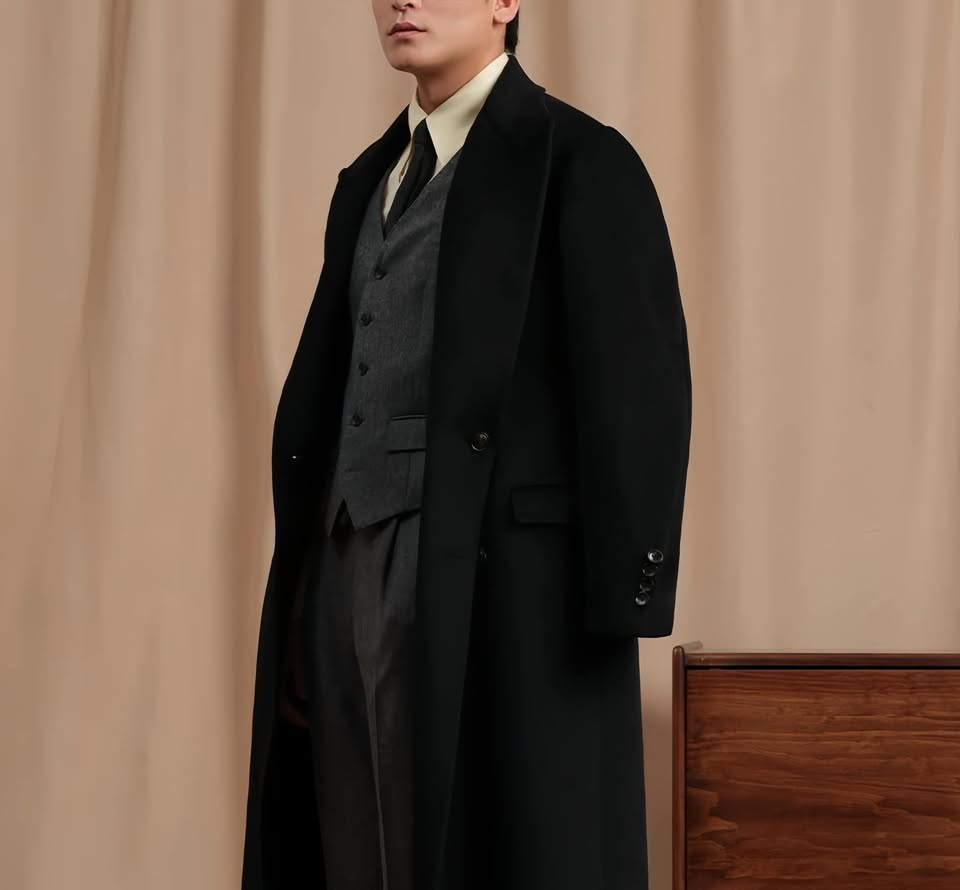 	Mangto LINE dạ cừu cổ nhọn 077- Đen- Thelas